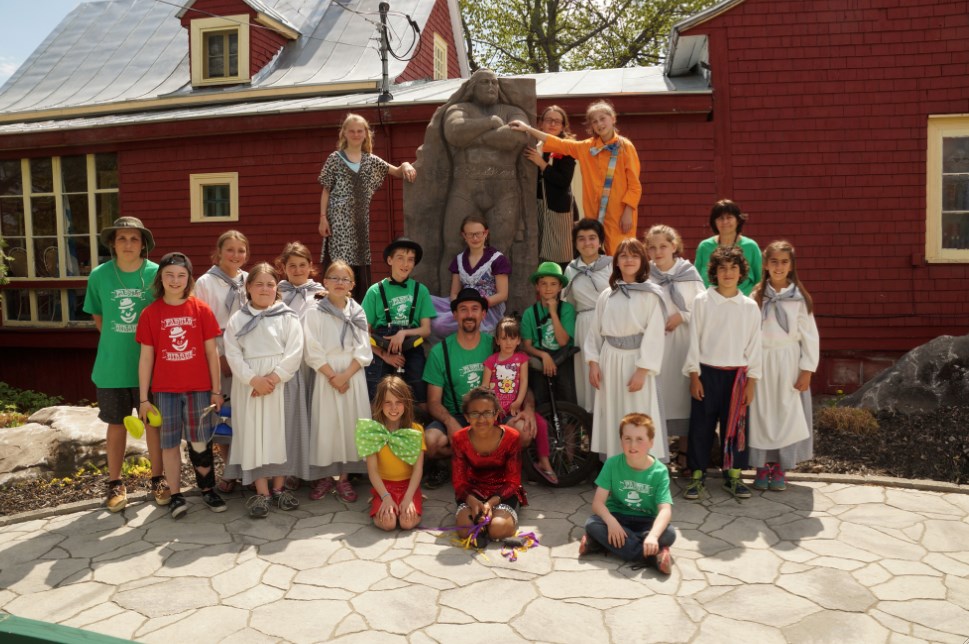 Les élèves de la troupe Fabulo de l’école Bernèche de Saint-Jean-de-Matha