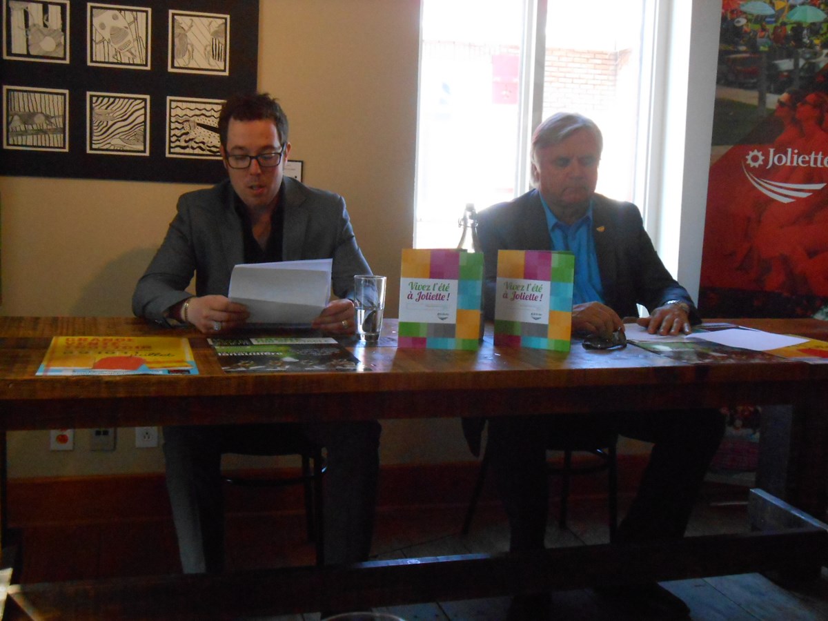 David Bélanger et le maire de Joliette, Alain Beaudry, lors du point de presse, le 10 juin.