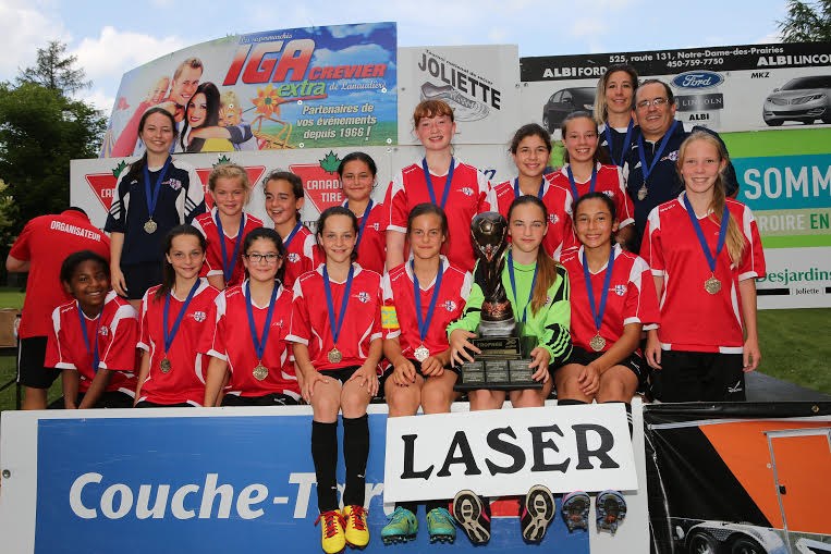 Médaille d'or pour le Laser FU 12 B. L'entraîneur est Martin Harnois.