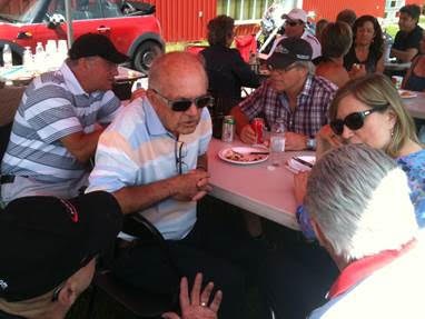 Jacques Duval visite le musée Gilles Villeneuve