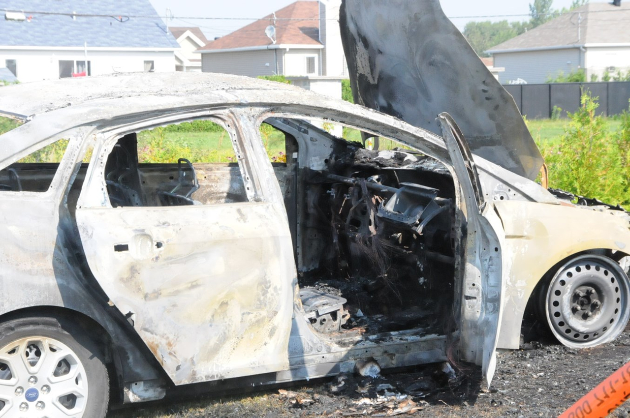 Un incendie suspect détruit un véhicule à Saint-Paul