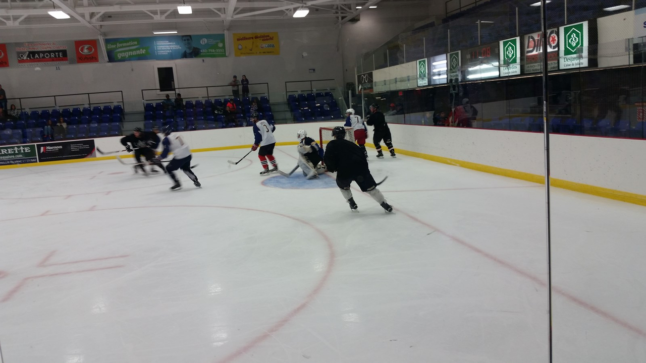 Les Sportifs brisent la glace
