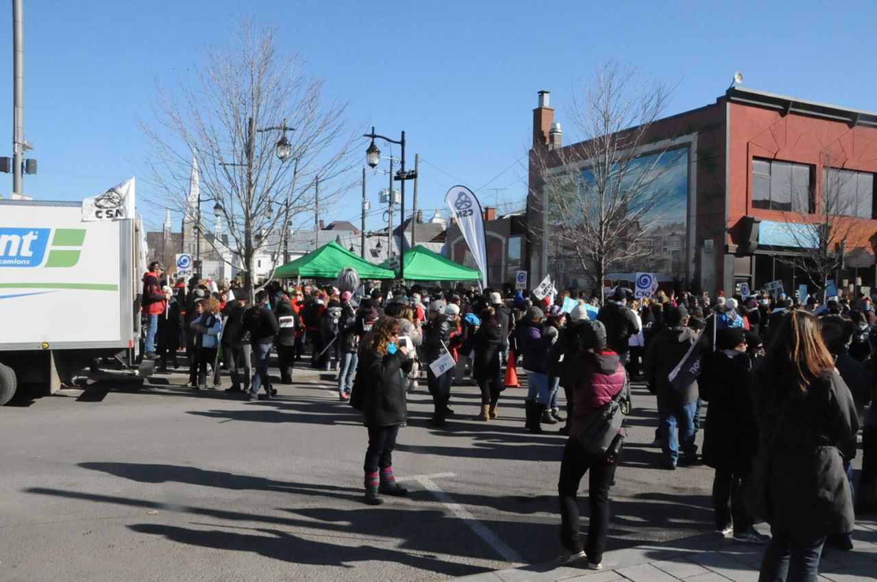 Ça manifeste au centre-ville