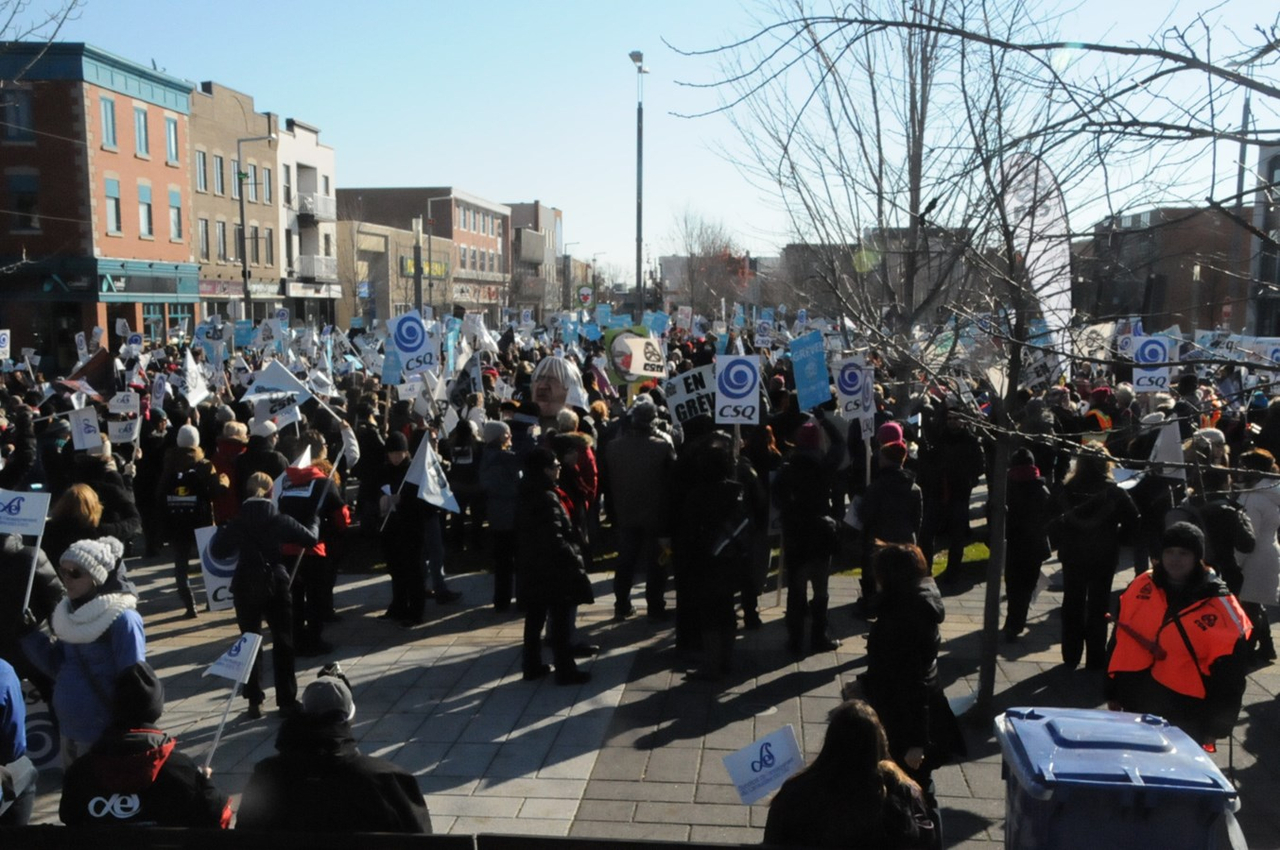 Ça manifeste au centre-ville
