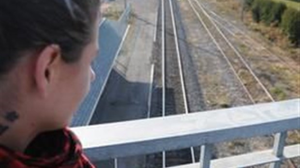 Geneviève Champagne sur les lieux de son geste héroïque