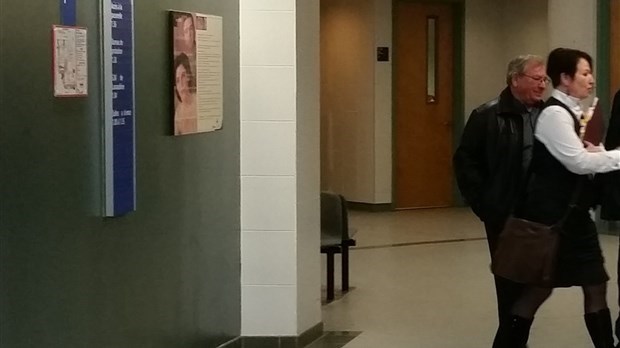 Agression à Rawdon, une directrice de garderie arrêtée et un avocat ciblé par un attentat