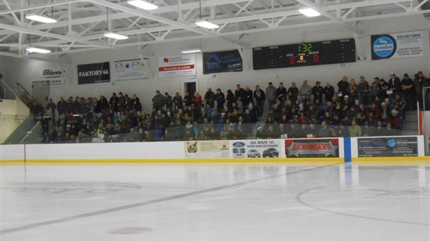 Début des Sportifs de Joliette et retour de Jacques Laporte dans le monde du hockey