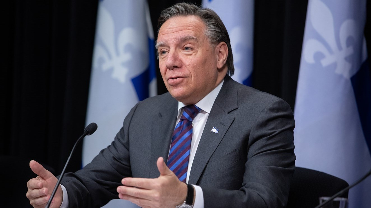 Zones rouges: encore 4 semaines de mesures sanitaires imposées, annonce Legault