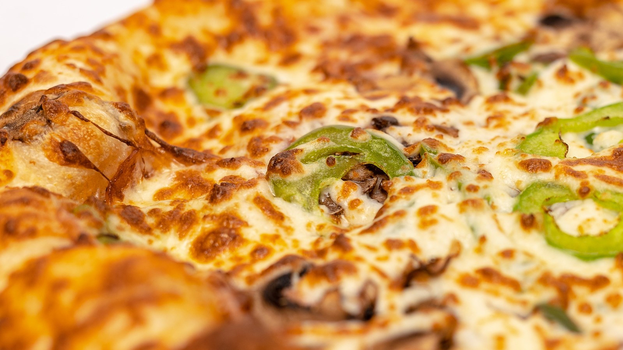 Manger une pizza pour une bonne cause