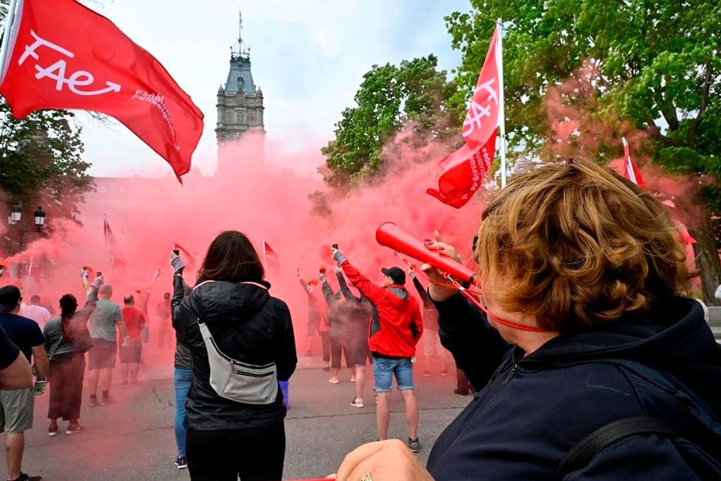 Des manifestations hautes en couleur contre la réforme Drainville