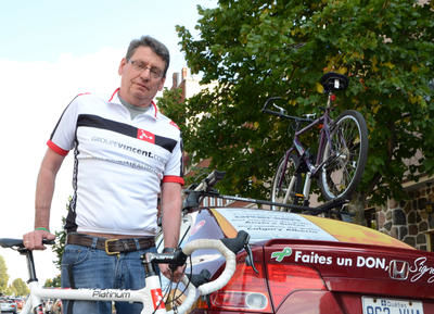 Pierre Grenier et Stéphanie Prince sont deux miraculés habitant la même rue à Notre-Dame-du-Mont-Carmel le 23 septembre 2011. FANNIE BROUILLETTE/L'ÉCHO DE SHAWINIGAN/AGENCE QMI