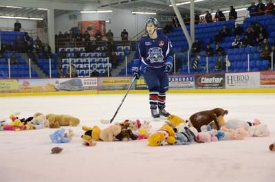 C'était la journée des toutous dimanche au Colisée. Trois-Rivières le 4 décembre 2011. NICOLAS DUCHARME/L'ÉCHO DE TROIS-RIVIÈRES/AGENCE QMI
