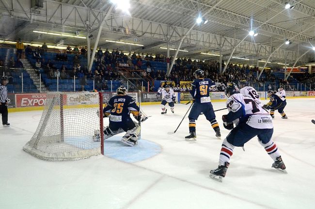 Le Caron et Guay sera de retour au Colisée de Trois-Rivières la saison prochaine.