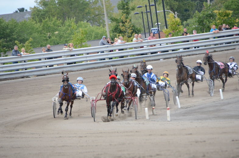 Les courses de chevaux attelés sont de retour à l'hippodrome de Trois-Rivières pour la première fois depuis 2008.