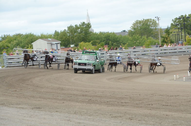 Les courses de chevaux attelés sont de retour à l'hippodrome de Trois-Rivières pour la première fois depuis 2008.