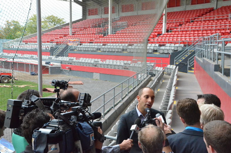 La Ville de Trois-Rivières a déjà consenti à ce que des travaux de l'ordre de 165 000 $ soient effectués au Stade Fernand-Bédard.La surface de jeu sera notamment revampée, de même que les vestiaires. D'autres filets protecteurs seront aussi ajoutés.