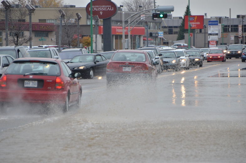 Le boulevard Jean-XXIII se transforme en rivière