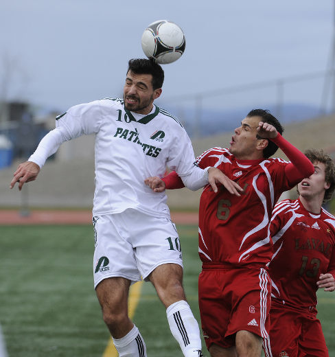 Le Rouge et Or reçoit les Patriotes de Trois-Rivières pour la final de soccer masculin au Peps de l'université Laval.
Dimanche le 04 Novembre 2012.
BENOIT GARIEPY/JOURNAL DE QUEBEC/AGENCE QMI