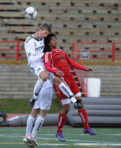 Le Rouge et Or reçoit les Patriotes de Trois-Rivières pour la final de soccer masculin au Peps de l'université Laval.
Dimanche le 04 Novembre 2012.
BENOIT GARIEPY/JOURNAL DE QUEBEC/AGENCE QMI