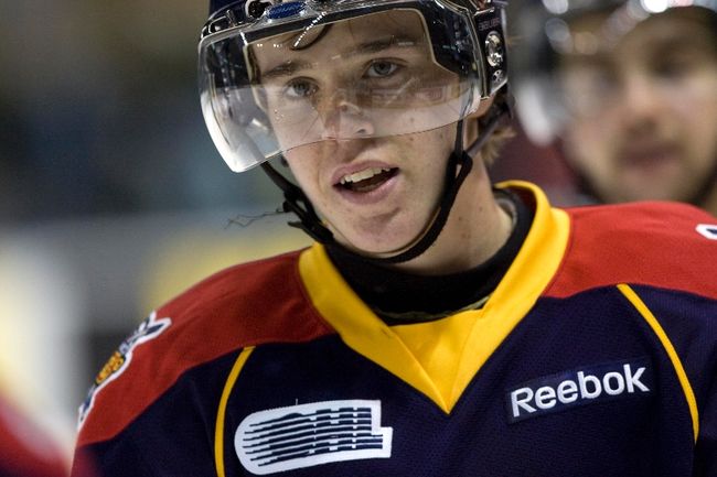À 15 ans, Connor McDavid est considéré par plusieurs comme le futur Sidney Crosby. Son équipe, l’Ontario, fera face à celle du Québec, mercredi soir au Centre Marcel Dionne de Drummondville.
