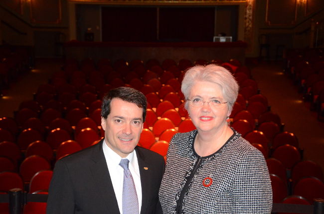 Thérèse Boutin, directrice générale sortante, en compagnie de maestro Jacques Lacombe, au printemps dernier.