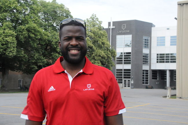 Michel Ndebi est le nouvel entraîneur de la première équipe de soccer masculin des Dragons du Collège Laflèche.