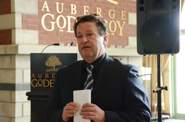 Donald Martel a questionné la présence de Jean-Guy Paré, qu’il dit être près de la première ministre Pauline Marois, comme coprésident du Comité du Fonds de diversification économique.