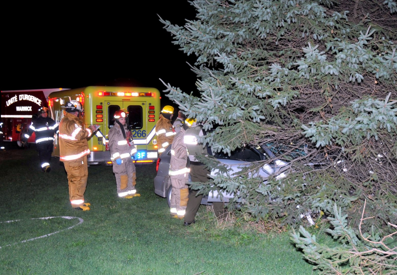 Tout un accident à Sainte-Clotilde-de-Horton en fin de nuit samedi
