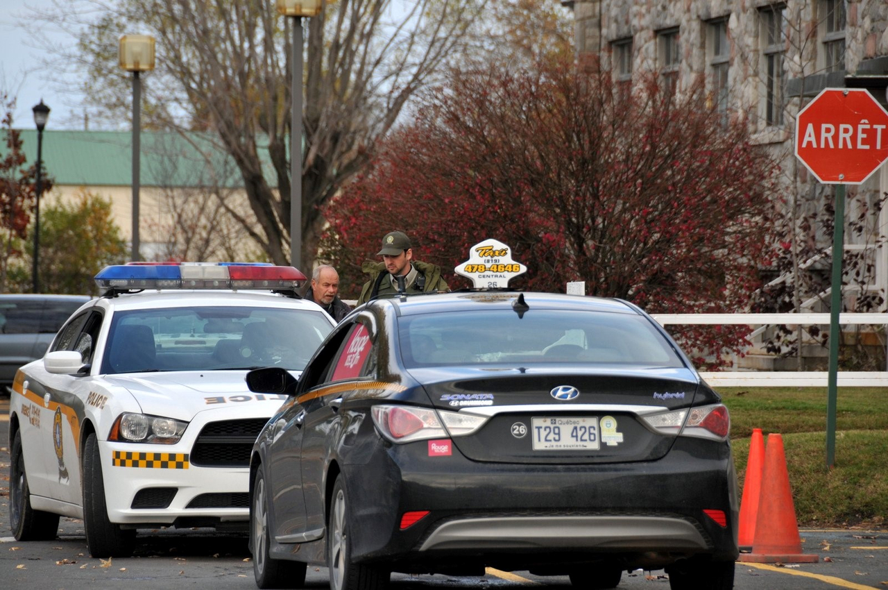 Intervention policière au Collège Saint-Bernard de Drummondville