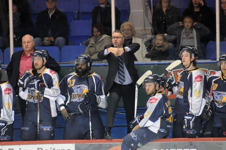 Turbulente victoire de 9 à 0 pour le Blizzard Cloutier Nord-Sud contre l'Isothermic