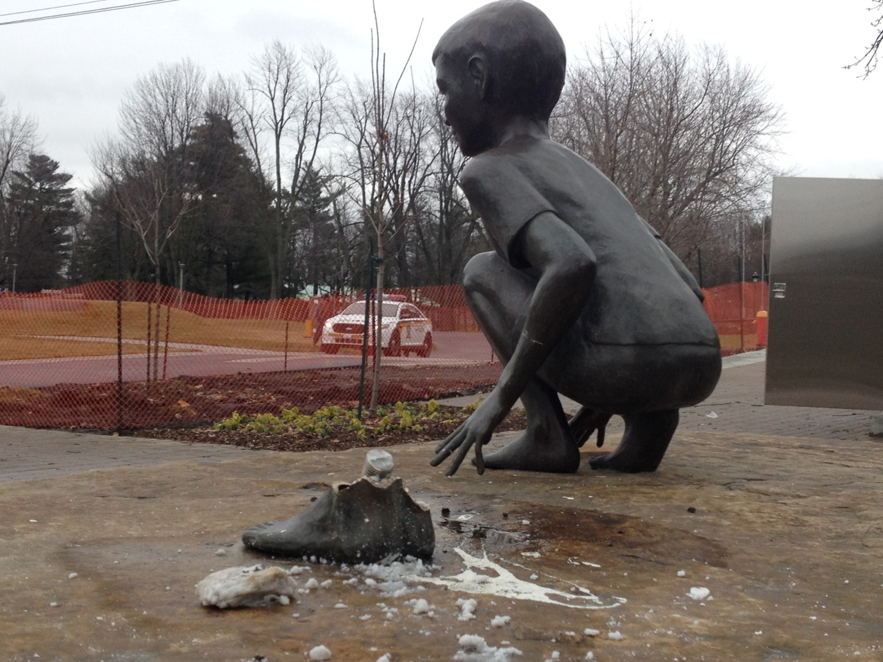 Une statue de bronze arrachée du parc Woodyatt