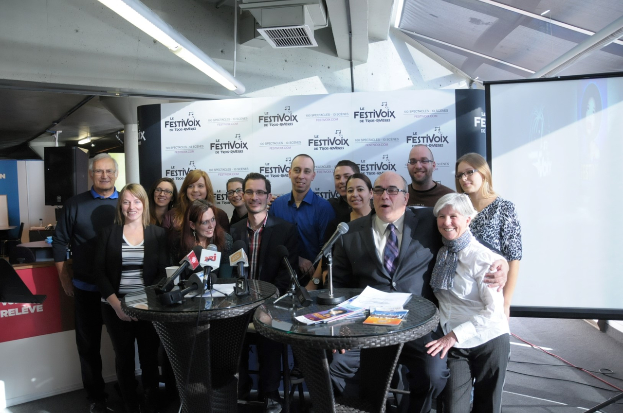 Des membres de l'équipe du FestiVoix qui participent à son succès.