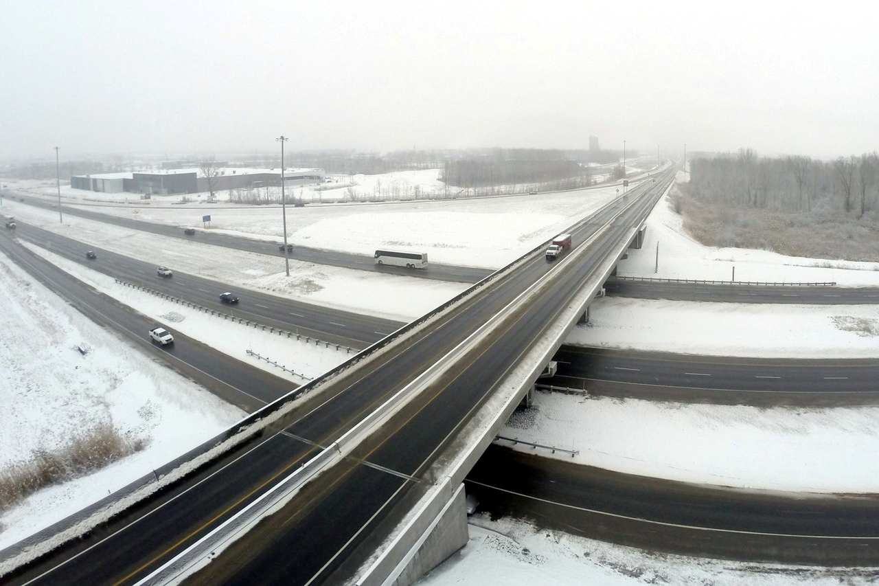 Le pont de la 55 enjambant l'autoroute 20 est ouvert aux automobilistes
