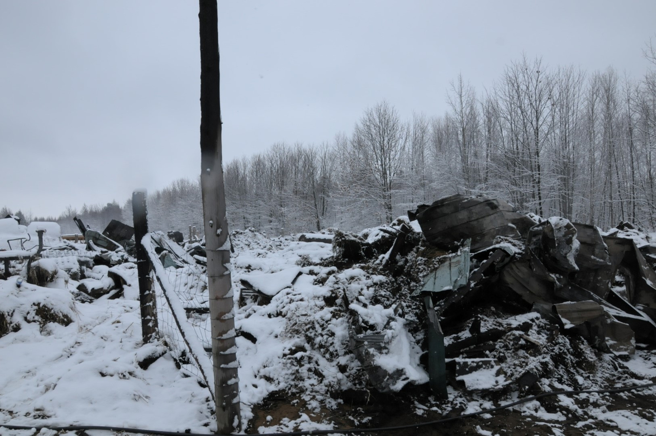 Une bâtisse complètement détruite par un incendie à Bécancour