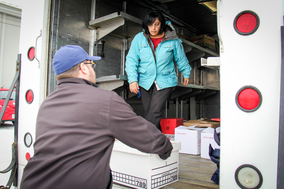 Les producteurs de la Mauricie remettent près de 5 000 $ en denrées aux plus démunis