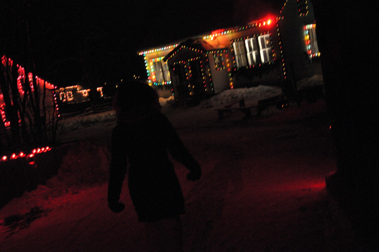 Village illuminé: un moment de bonheur pur