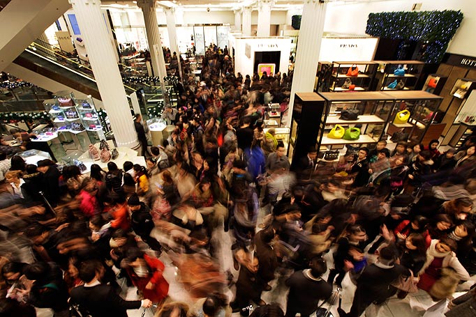 En 2014, le 26 décembre survient un vendredi mais il y a quatre fois moins de Québécois (47 %) qui songent à aller courir les soldes dans les magasins lors de cette journée.
