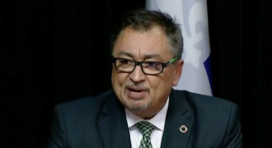 Les règles établies aujourd'hui s’adressent uniquement aux 10% de patients et leurs proches aidants connus par la CHSLD. « Je comprends que c'est triste et difficile pour les autres, les familles des résidents, mais on ne peut pas ouvrir la porte », a fermement déclaré le directeur de la santé publique québécoise. 