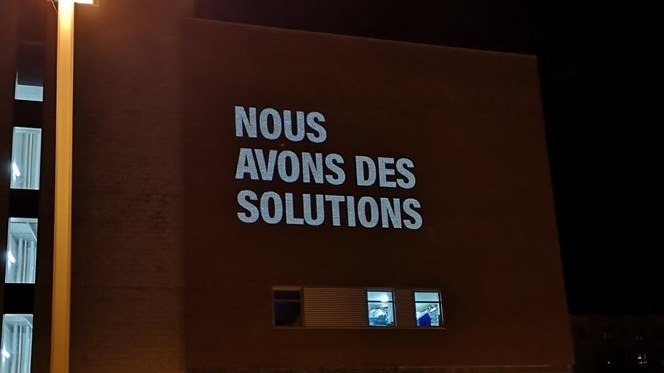La Fédération interprofessionnelle de la santé du Québec — FIQ a donné le coup d’envoi de sa nouvelle campagne publicitaire dans le cadre de la présente négociation avec le gouvernement du Québec pour le renouvellement de la convention collective.