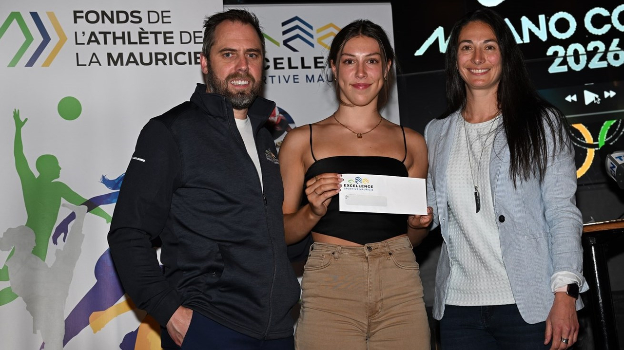 Florence Brunelle a reçu la première bourse du FAM.