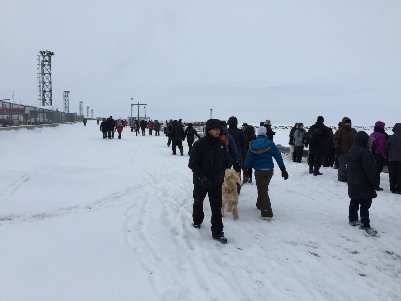 La Course de canot à glace fait feu de tout bois