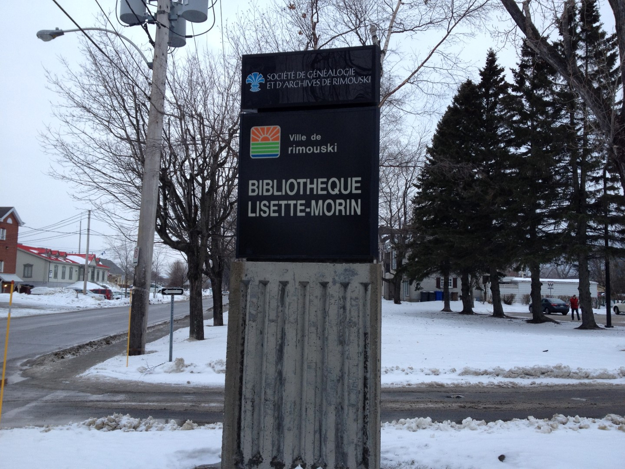 Collecte de vêtements à la Bibliothèque Lisette-Morin