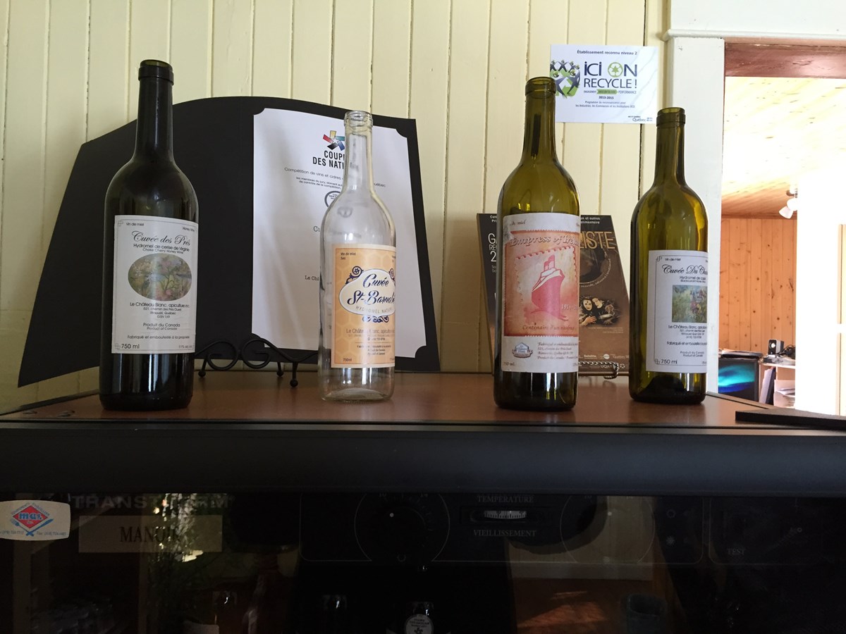 Les cuvées d'Hydromel du Château Blanc.
