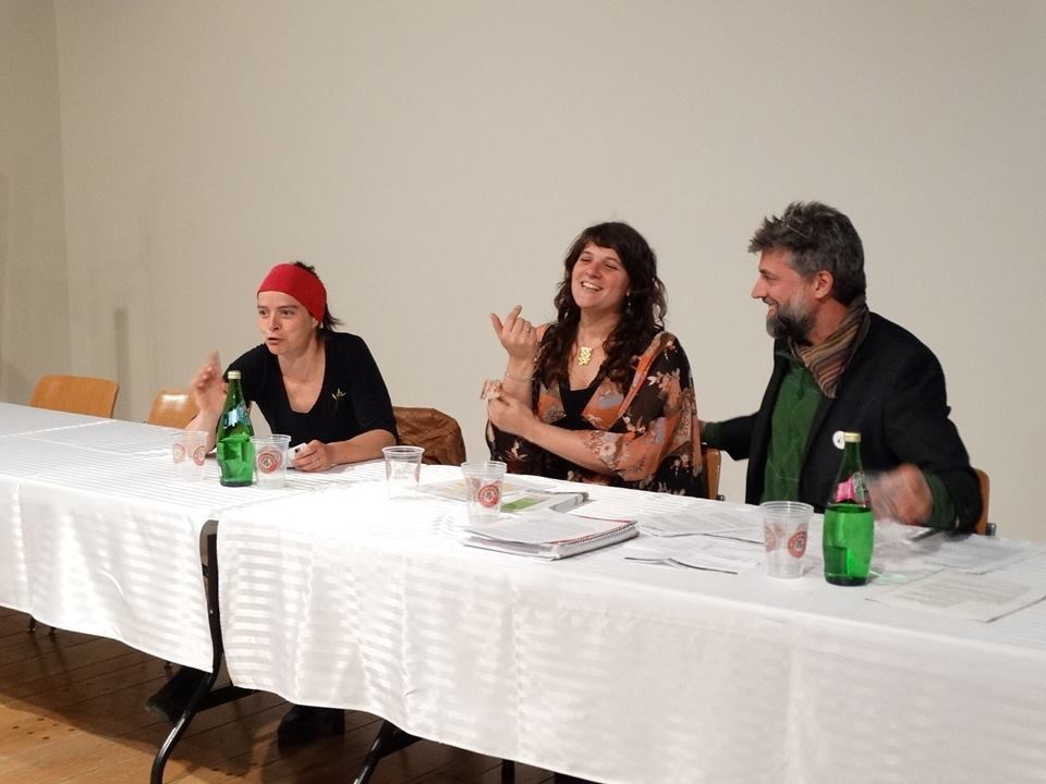 La présidente d'honneur du projet Rioux 2015 et chef propriétaire du restaurant Chez St-Pierre, Colombe St-Pierre, (à gauche sur la photo) a énergiquement invité les gens à venir «vivre» l'art des artistes du Projet Rioux cet été.