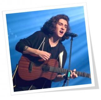 Marc-Antoine Gagnon remporte la finale régionale de Cégeps en spectacle 
