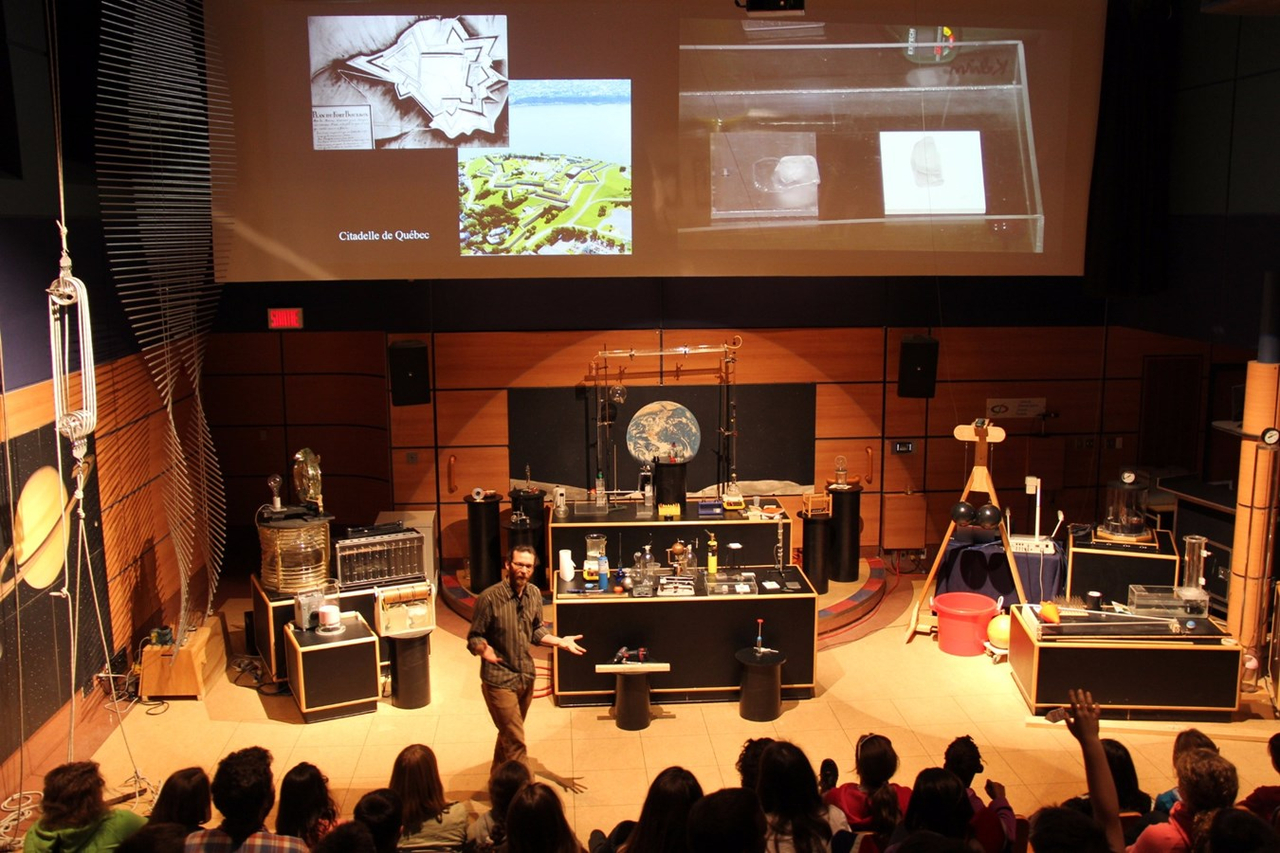 Cabaret scientifique: Voir la science autrement