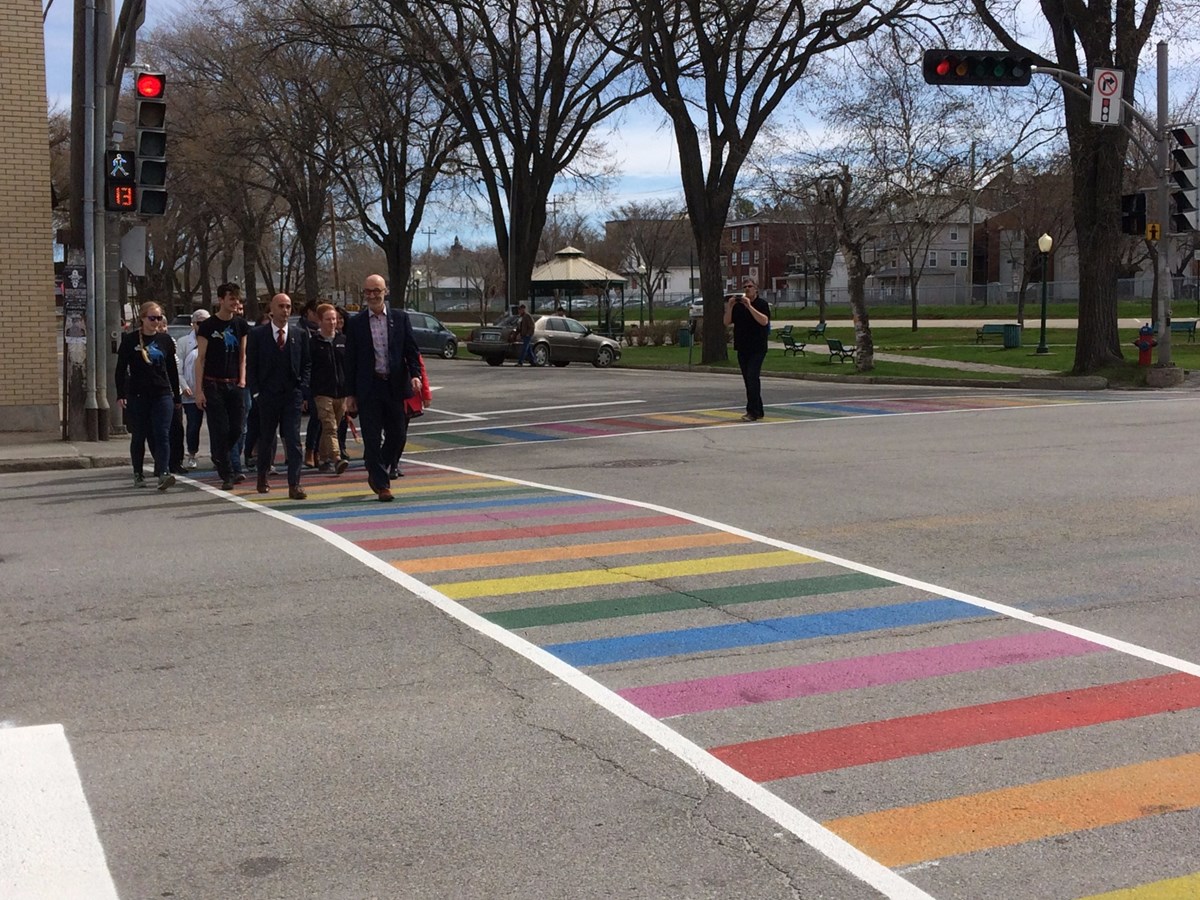 Rimouski déploie les couleurs de l’arc-en-ciel pour contrer l’homophobie et la transphobie