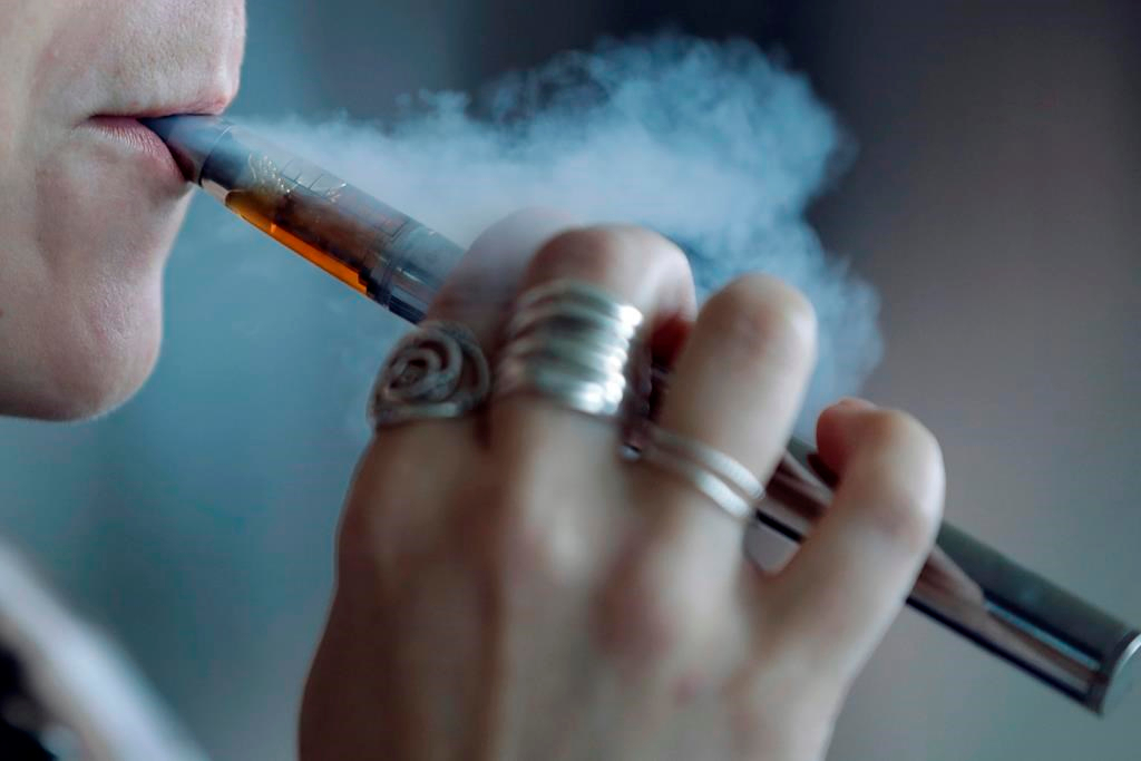 Remplacer la cigarette par la vapoteuse comporte d'importants risques