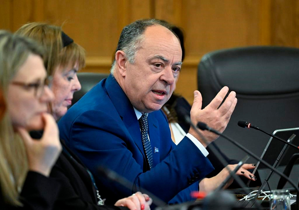 No-show en santé: Christian Dubé appelle à la «conscience sociale» des Québécois