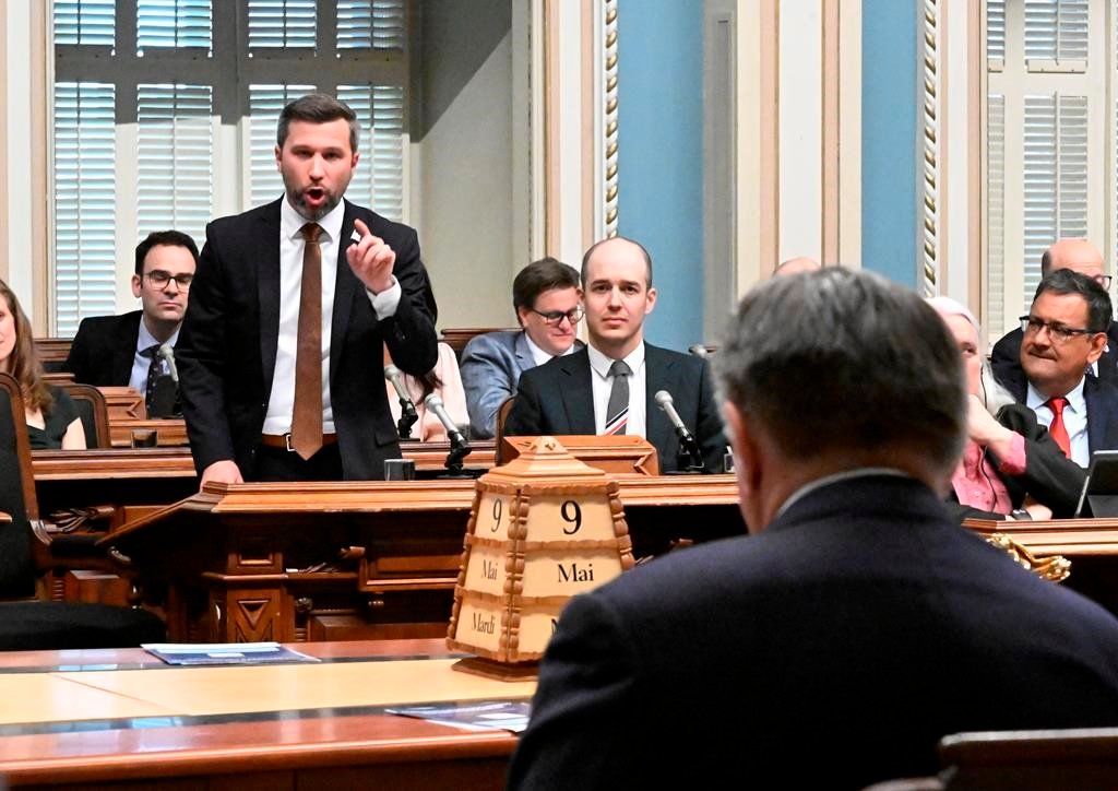 Hausse du salaire des élus: Québec solidaire promet de s'opposer par tous les moyens